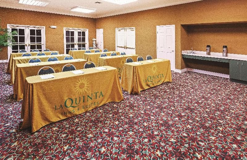 La Quinta Inn & Suites by Wyndham Weatherford photo 1