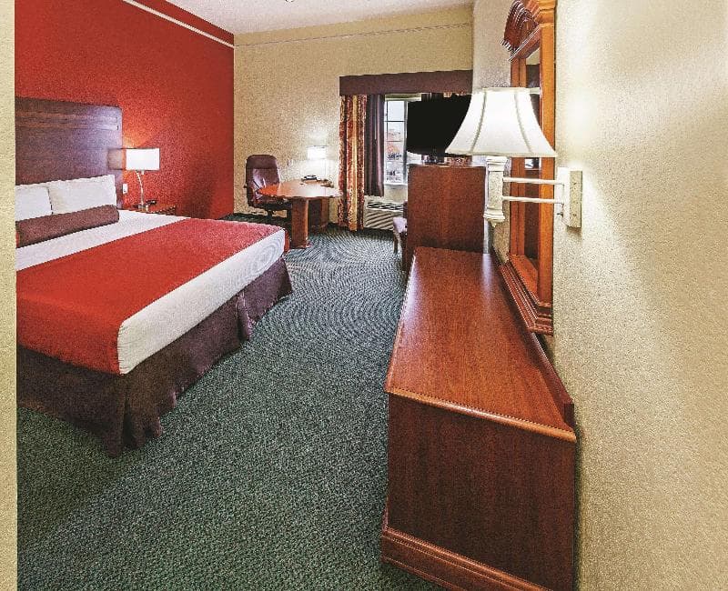 La Quinta Inn & Suites by Wyndham Weatherford 5