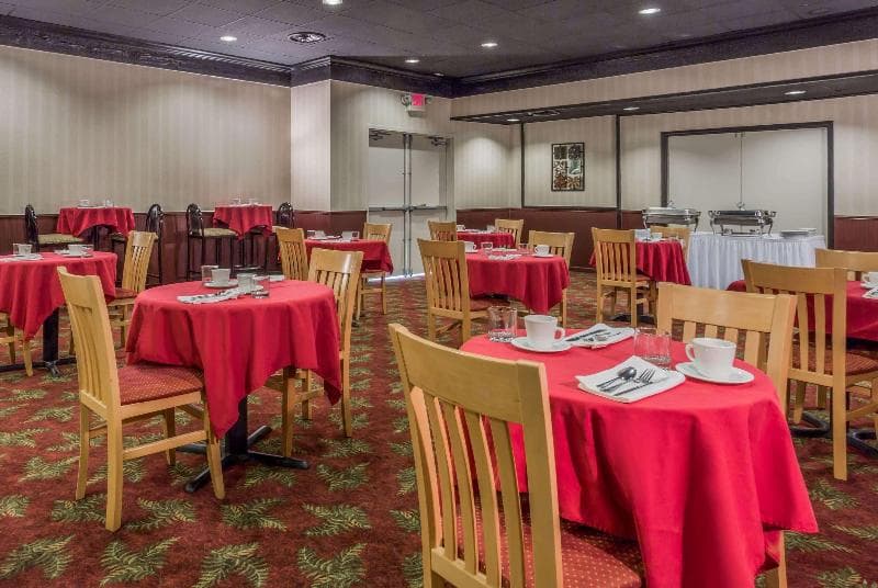 Ramada by Wyndham Triangle/Quantico 3