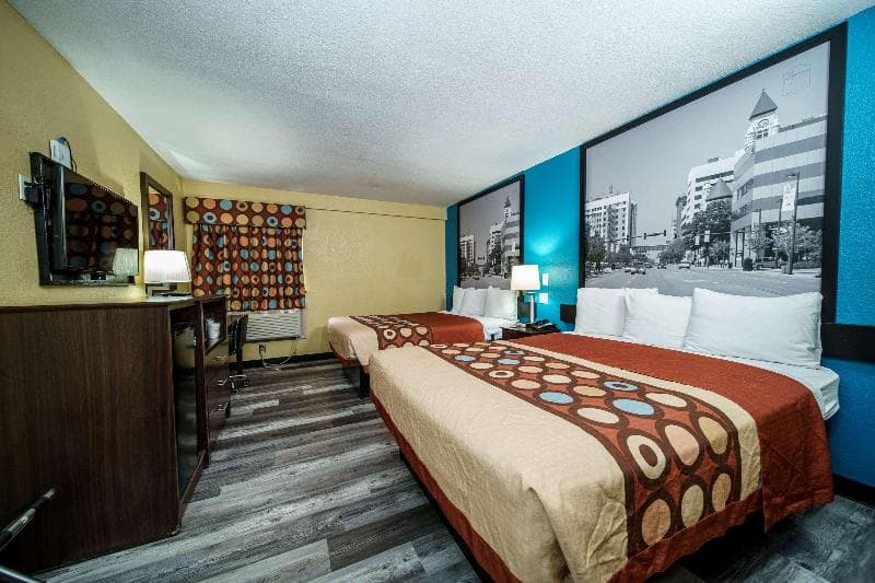 Super 8 By Wyndham Wichita Airport 2