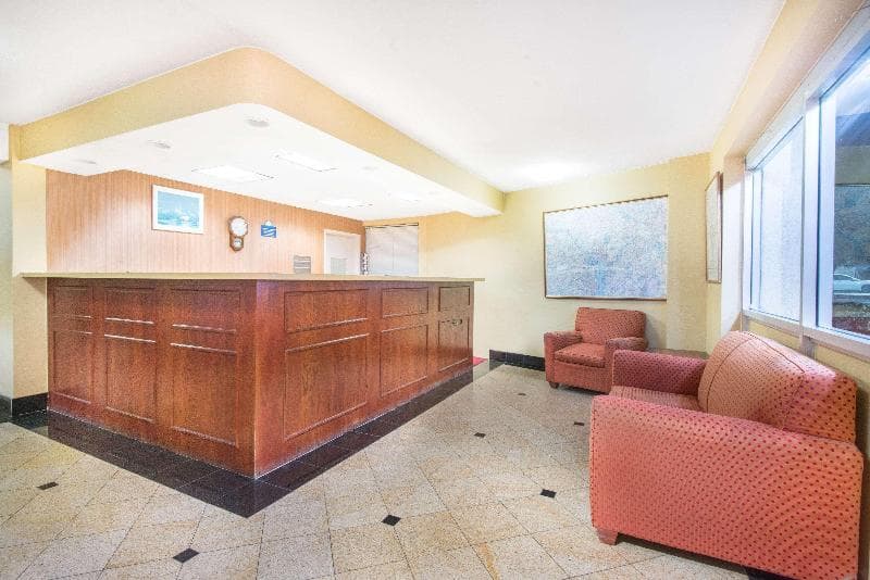 Days Inn By Wyndham Arlington Pentagon 3
