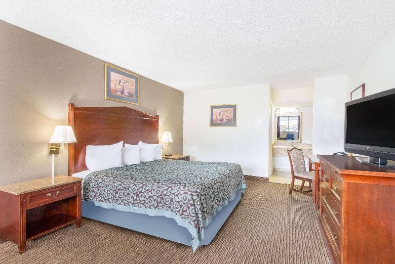 Days Inn By Wyndham Arlington Pentagon 5