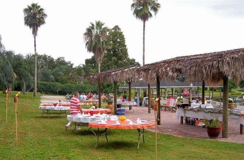 Lake Roy Beach Inn main