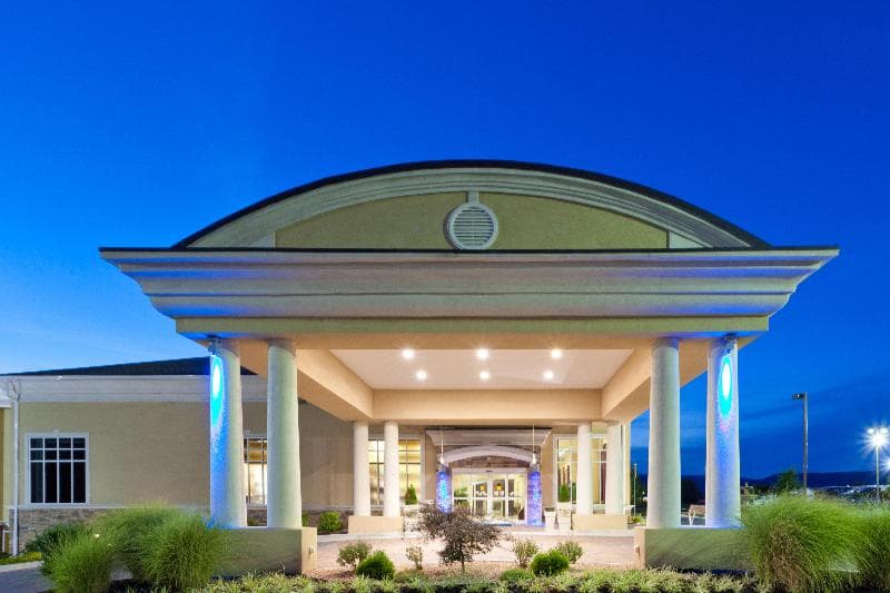Holiday Inn Express Woodstock-Shenandoah Valley photo 1