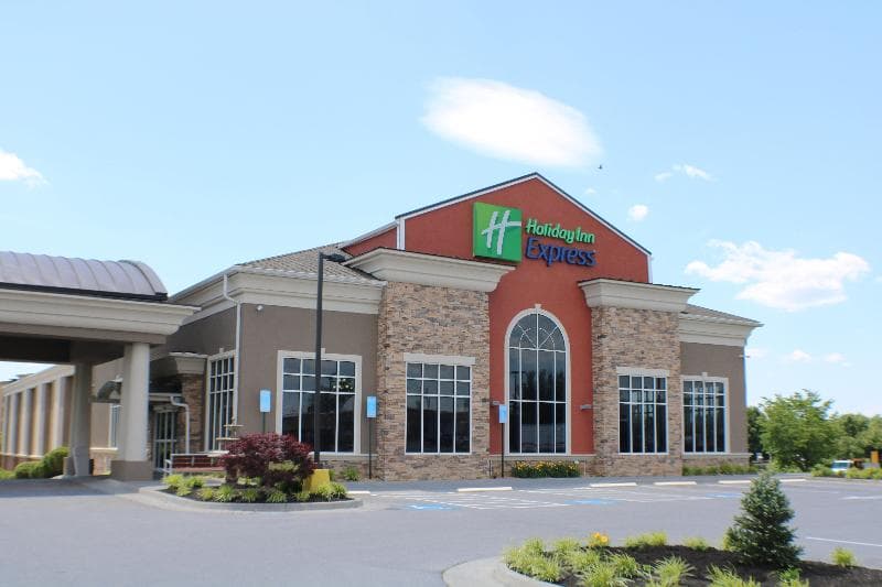 Holiday Inn Express Woodstock-Shenandoah Valley 2