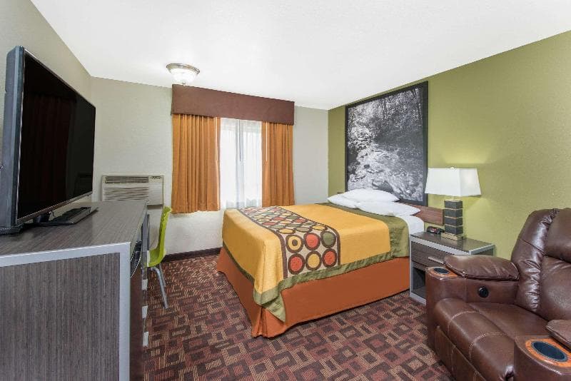 Super 8 By Wyndham Moberly 3