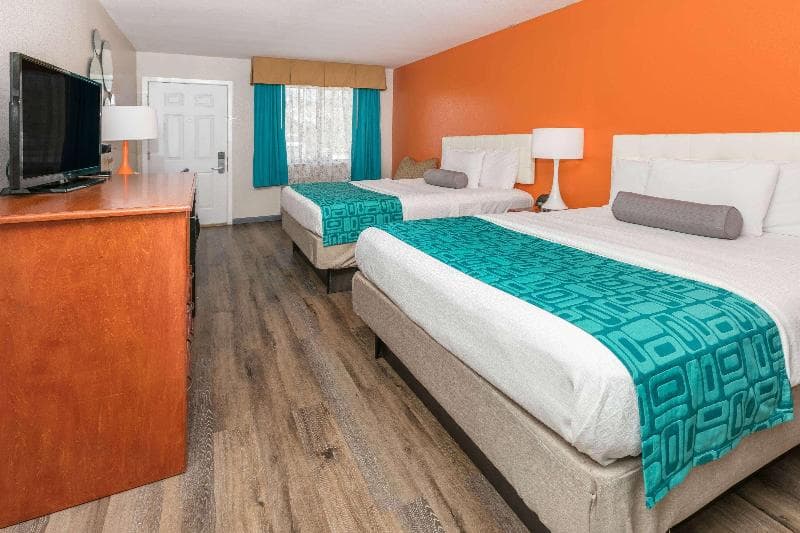 Howard Johnson by Wyndham Lafayette 3
