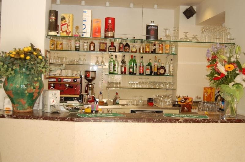Hotel Romeo main