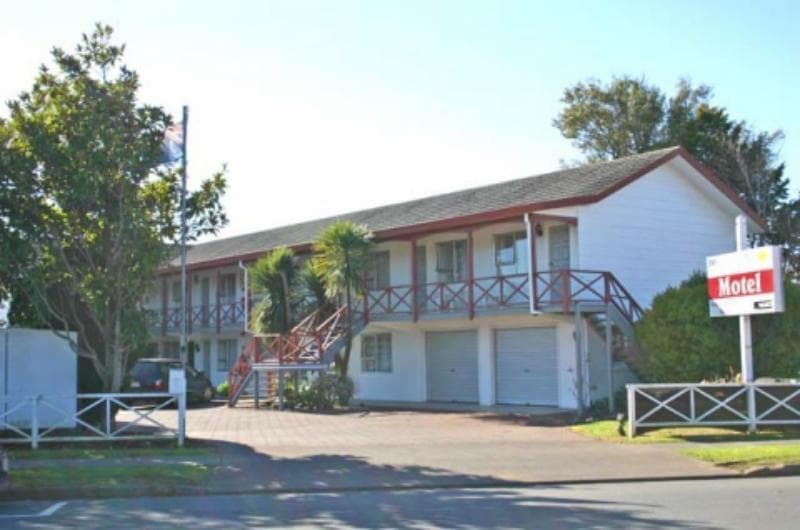 Burgundy Rose Motel main