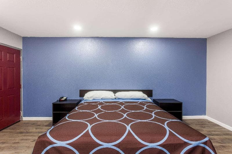 Super 8 By Wyndham Visalia 5