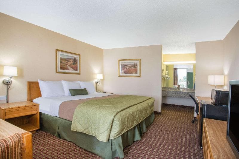 Ramada by Wyndham Wytheville 3