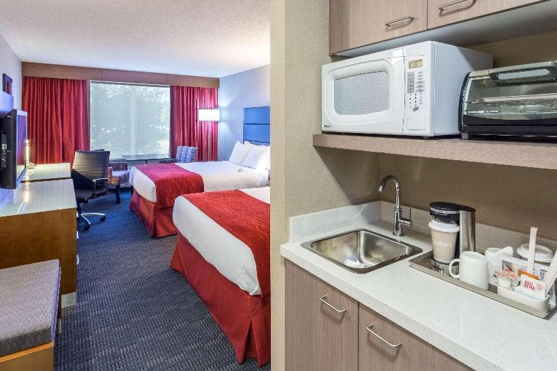 Radisson Hotel & Suites Fort Mcmurray 2