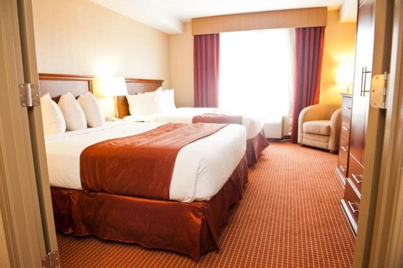 Merit Hotel & Suites 5
