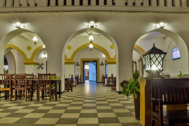 Tembo House Hotel & Apartments main