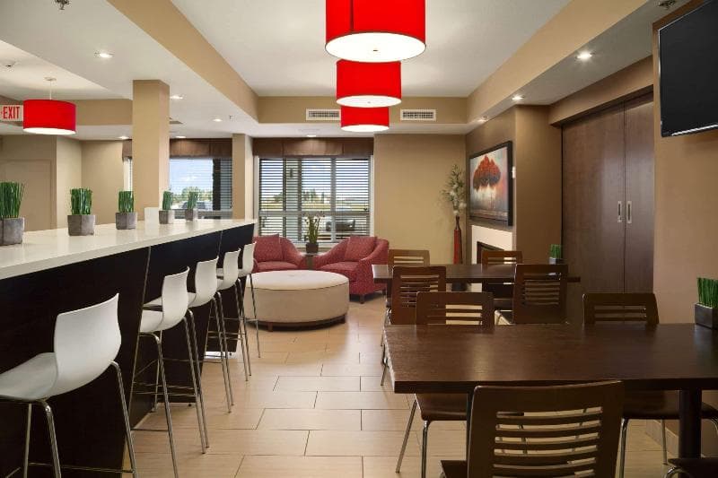 Microtel Inn & Suites by Wyndham Blackfalds Red Deer North 3