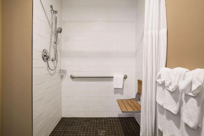 Microtel Inn & Suites by Wyndham Blackfalds Red Deer North 4