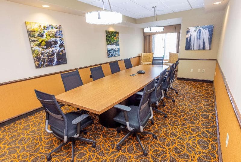 La Quinta Inn & Suites by Wyndham Bentonville photo 1