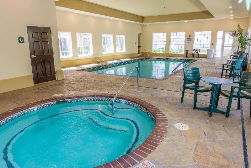 La Quinta Inn & Suites by Wyndham Bentonville 4