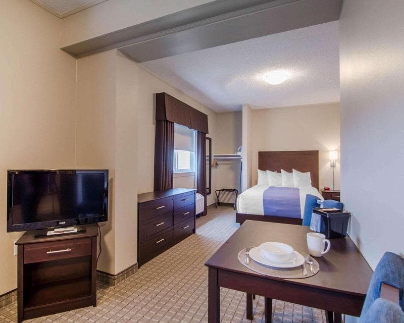 Quality Inn & Suites Kindersley 4