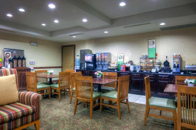 Country Inn & Suites By Radisson, Petersburg, Va 3