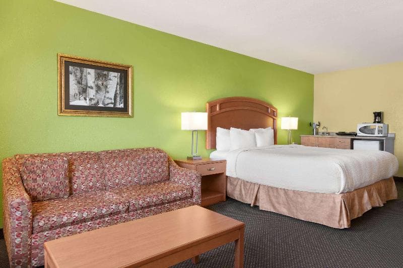 Days Inn & Suites By Wyndham Thompson 4