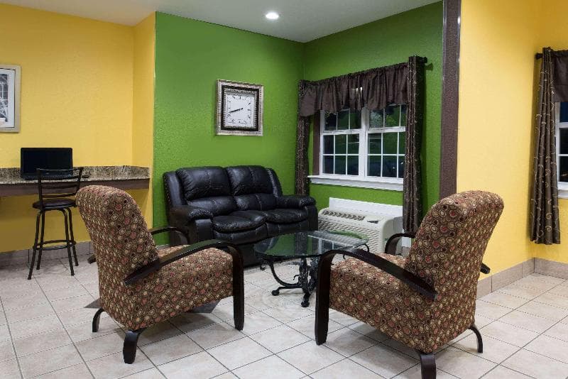 Microtel Inn & Suites By Wyndham Rogers 4