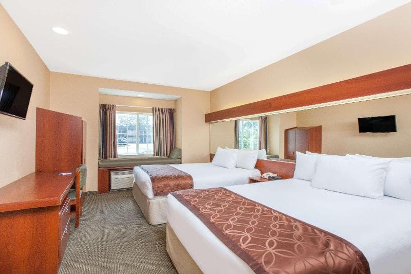 Microtel Inn & Suites By Wyndham Rogers 2