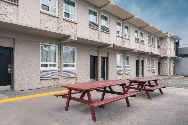 Super 8 by Wyndham Thunder Bay 4