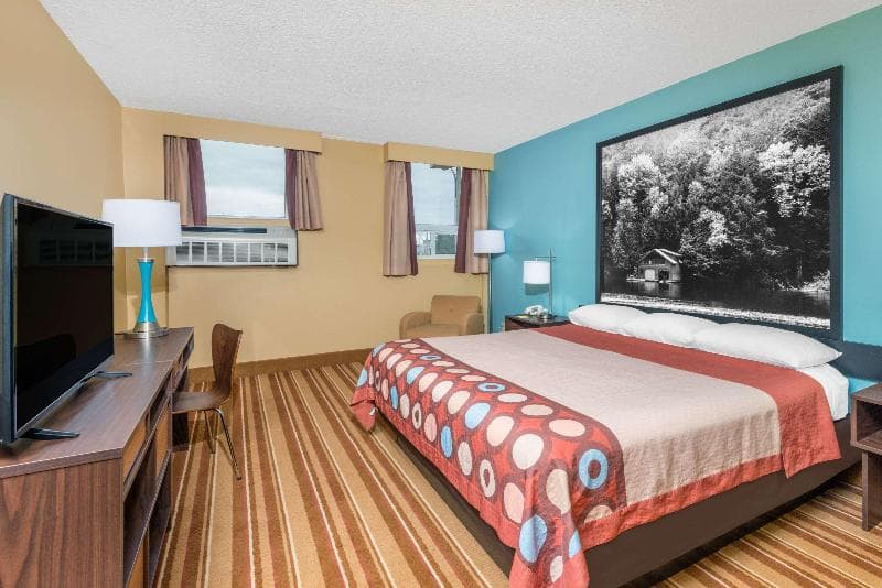 Super 8 by Wyndham Thunder Bay 5