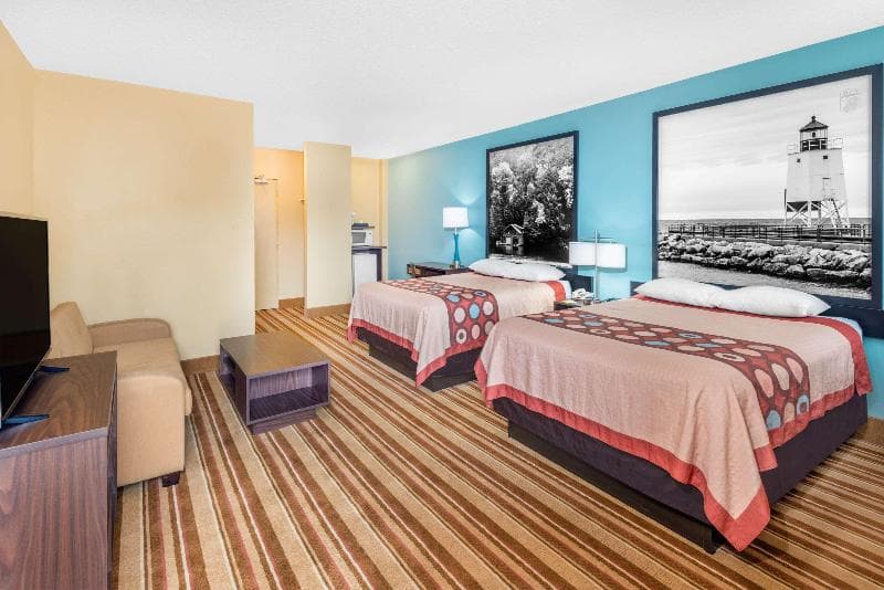Super 8 by Wyndham Thunder Bay 3
