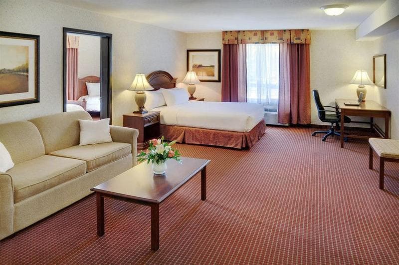 Pomeroy Inn & Suites Fort St John 4