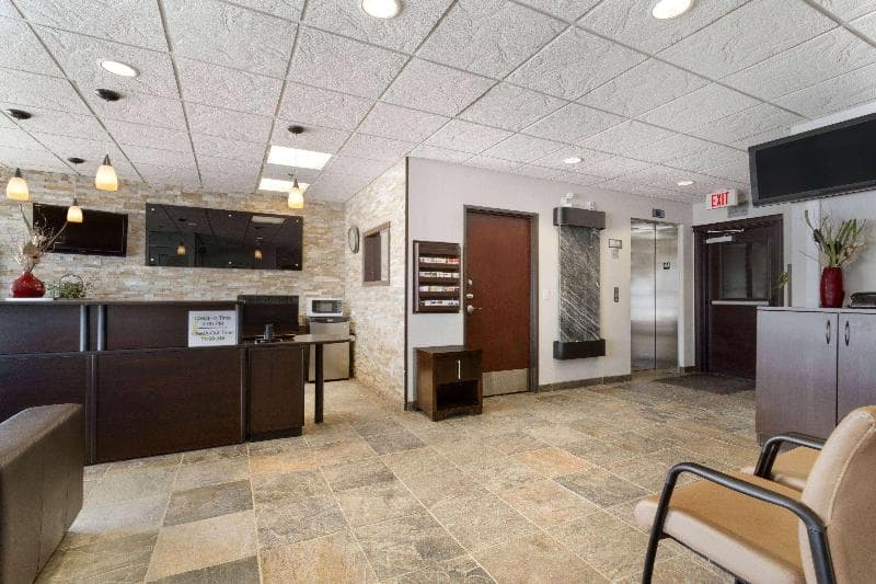 Super 8 By Wyndham Saskatoon Near Downtown 4