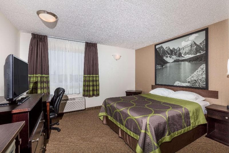 Super 8 By Wyndham Edson photo 1