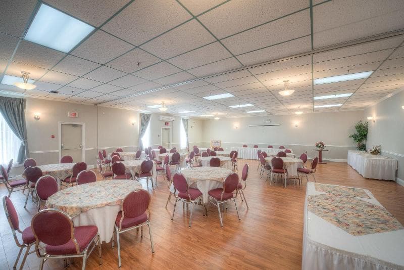 The Claymore Inn & Suites main