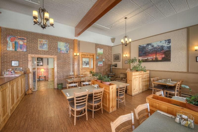 The Claymore Inn & Suites 3
