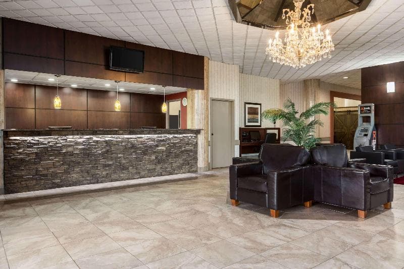 Travelodge By Wyndham Lloydminster 3