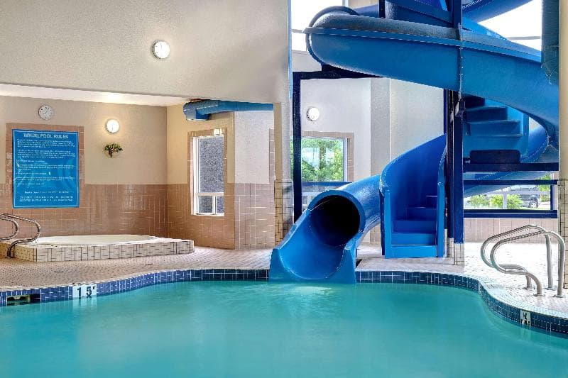 Days Inn By Wyndham Medicine Hat 4