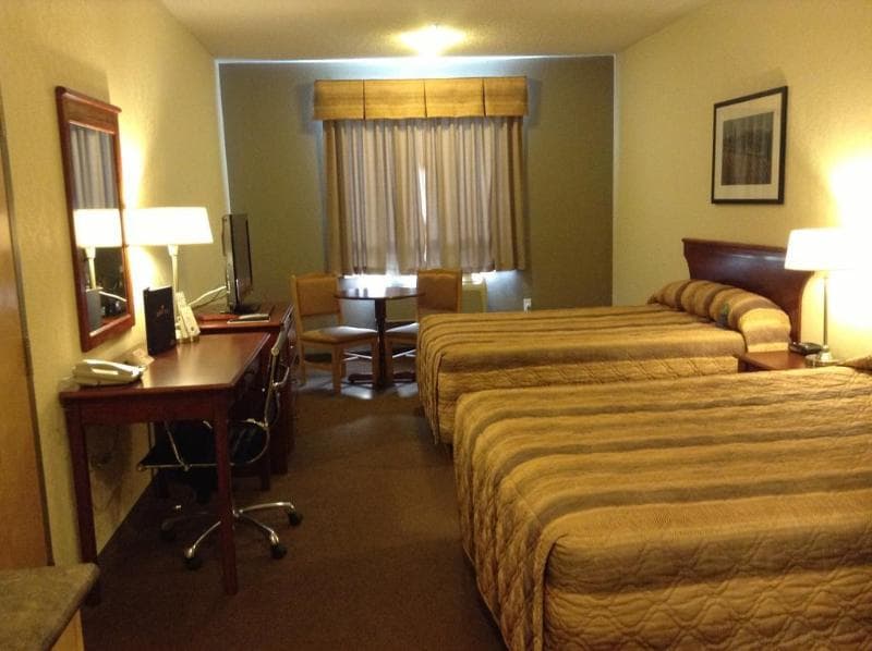 Lakeview Inn & Suites Fort Nelson photo 1