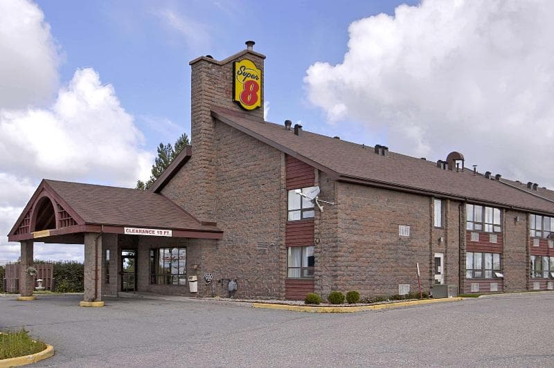Super 8 by Wyndham Timmins 5