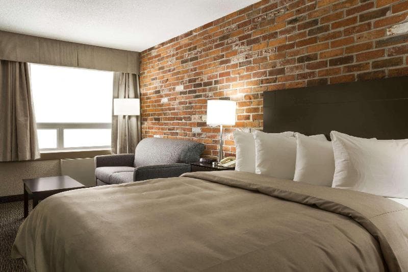Super 8 by Wyndham Timmins 3