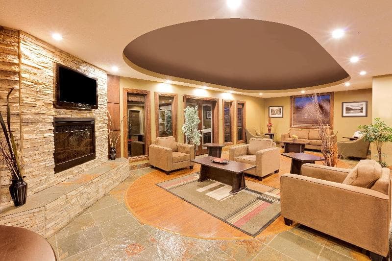Ramada By Wyndham Cold Lake 2