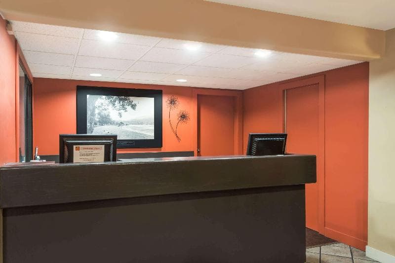 Super 8 Kelowna Bc 5