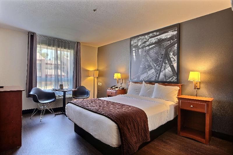 Super 8 By Wyndham Trois-Rivieres 4