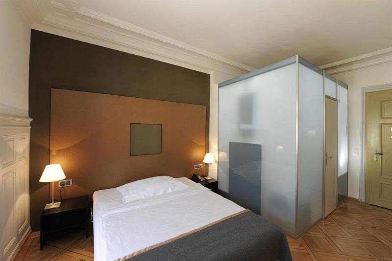 Ladys First Hotel 2