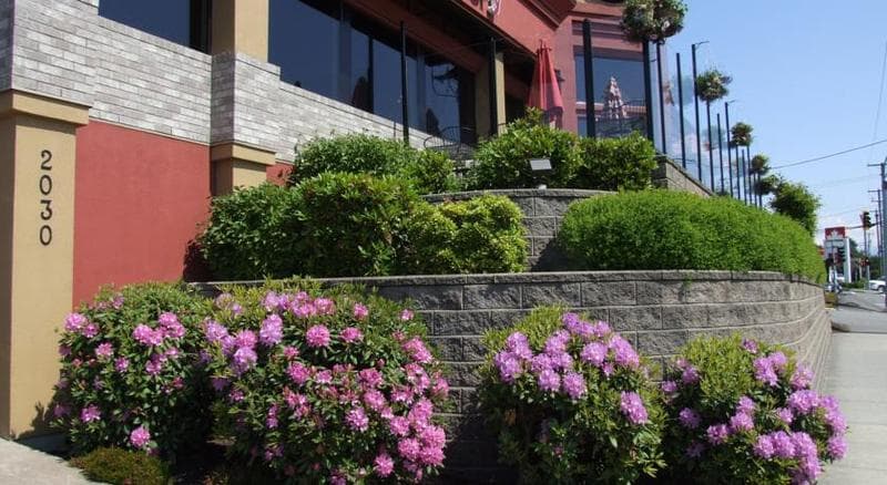 Coast Abbotsford Hotel & Suites 3