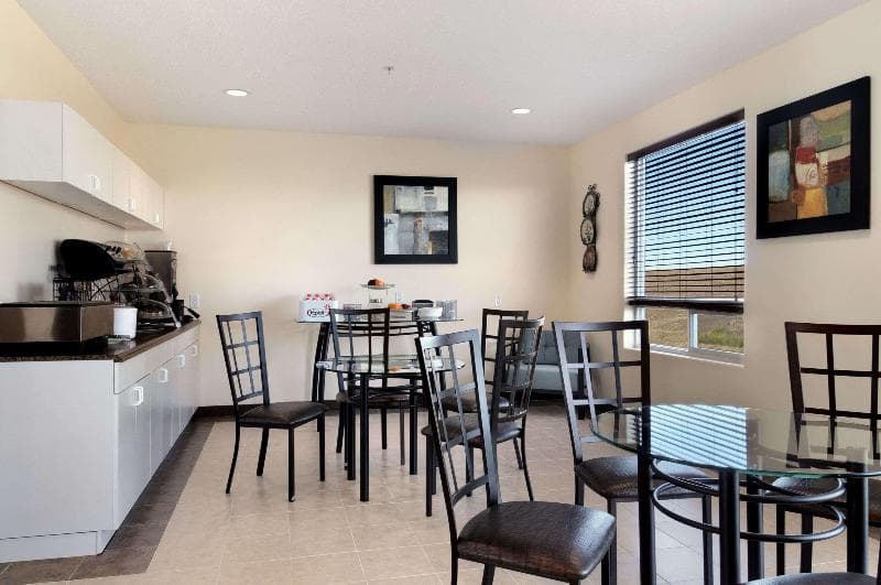 Days Inn By Wyndham Grande Prairie 3