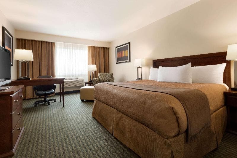Travelodge Hotel By Wyndham Weyburn 3