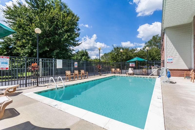 Days Inn & Suites By Wyndham Cambridge 5