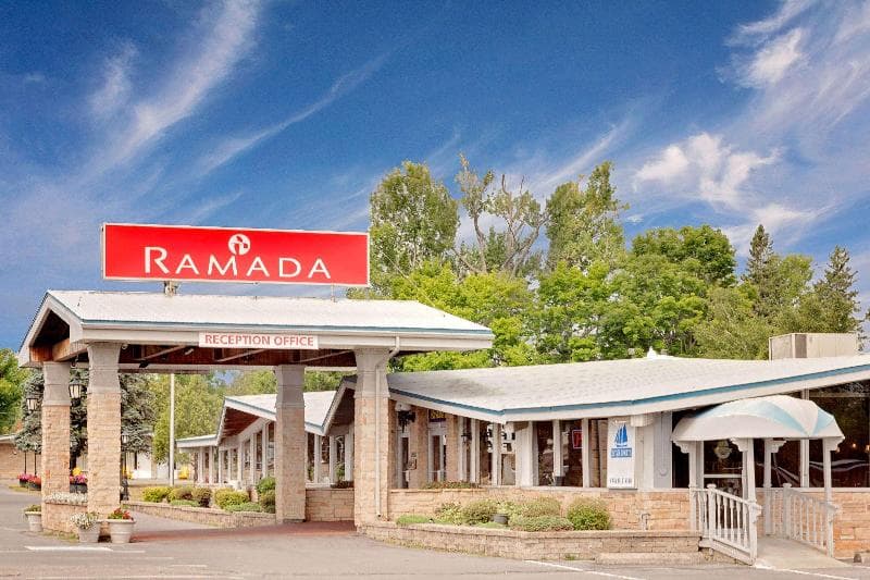 Ramada By Wyndham Gananoque Provincial Inn 2