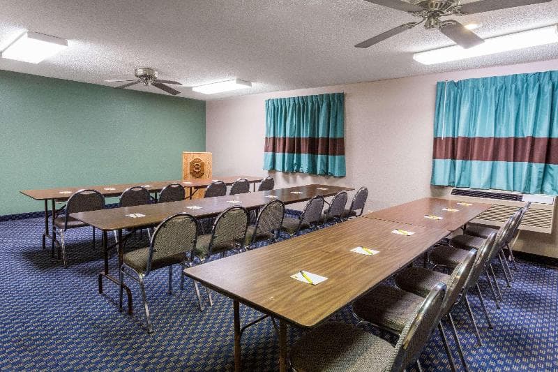 Super 8 by Wyndham Richmond Midlothian Turnpike photo 1